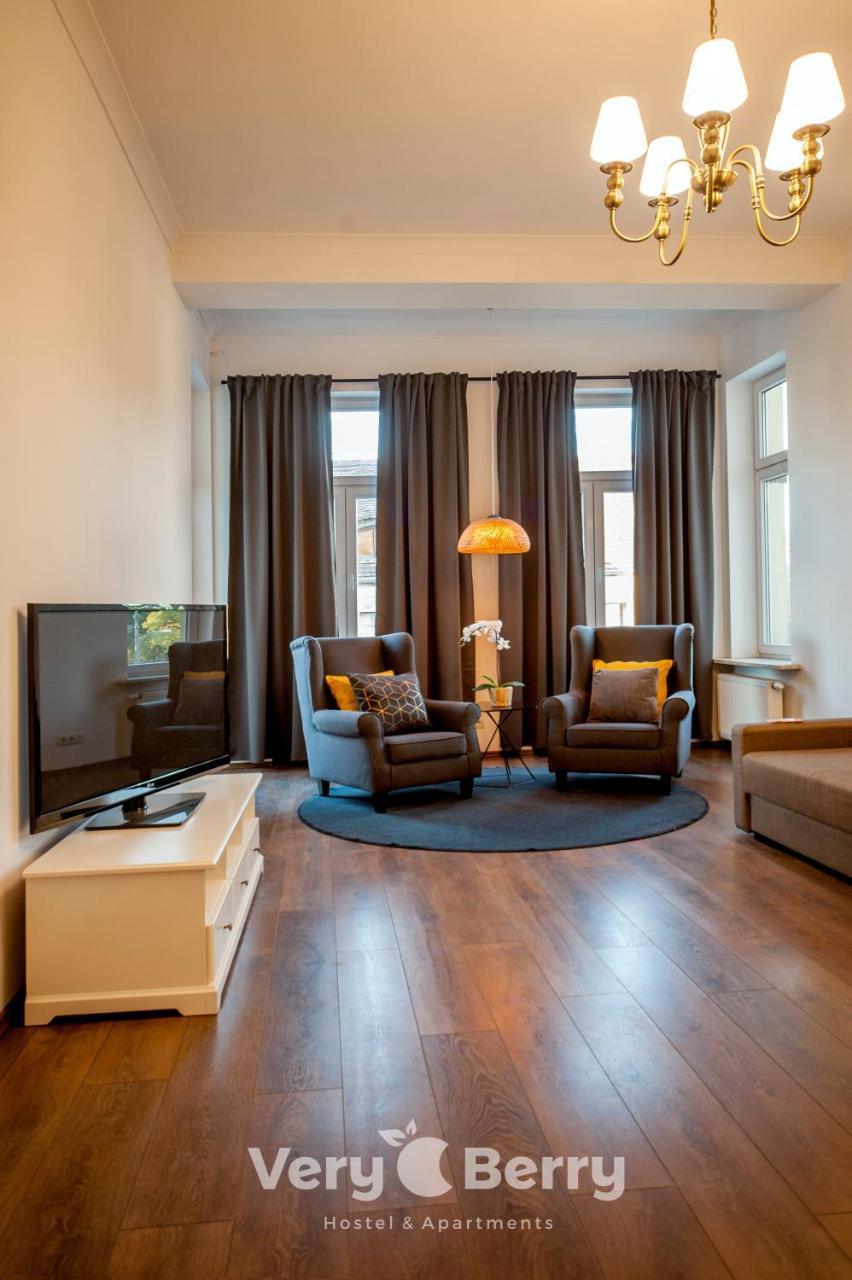 Very Berry - Garbary 27 - Apartament Z Balkonem, Old City, Check In 24H Daire Poznań Dış mekan fotoğraf