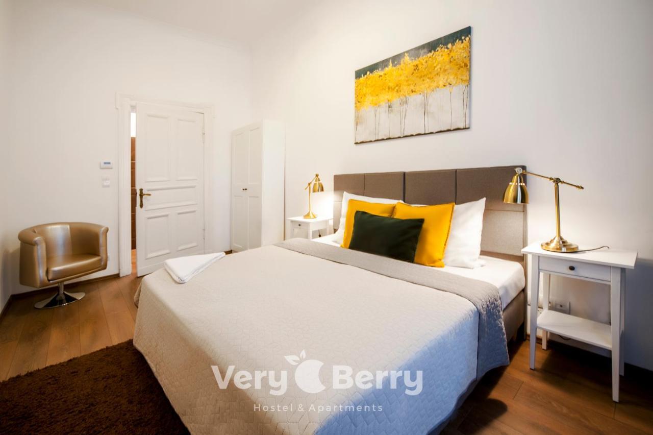Very Berry - Garbary 27 - Apartament Z Balkonem, Old City, Check In 24H Daire Poznań Dış mekan fotoğraf